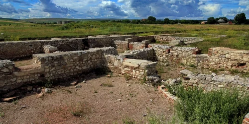 Ruine dacice şi romane de vizitat în România Castrul roman Potaissa