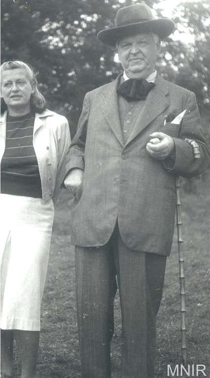 Mihail Sadoveanu si fiica sa, Profira