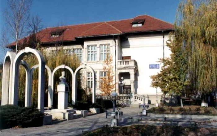 Colegiul Naţional "Al. I. Cuza"