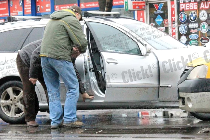 Se pare că fostul soţ al Romaniţei vrea altă culoare la autoturism