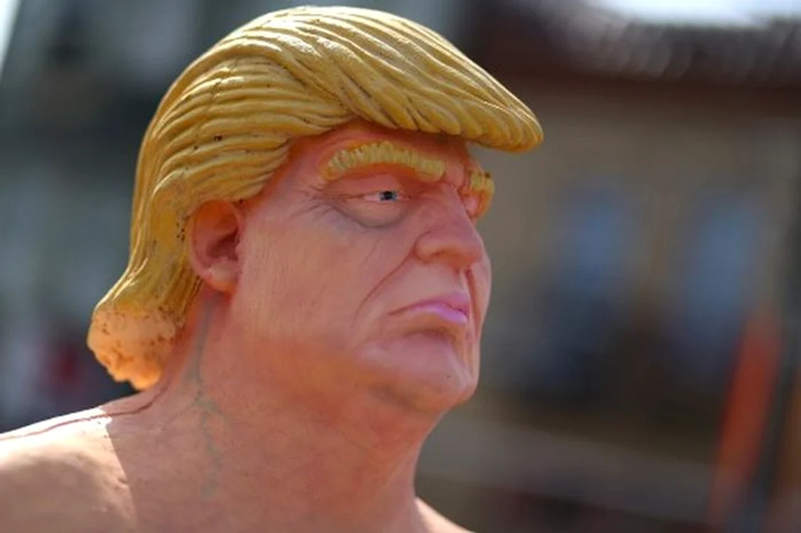 Pentru proiectul statuilor lui Donald Trump s-au muncit patru luni