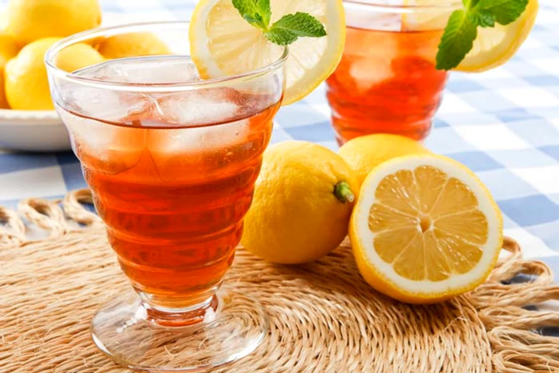 
    Băuturi răcoritoare pentru vară. Limonada cu lămâie se prepară foarte simplu şi rapidfoto: foodstory.ro  