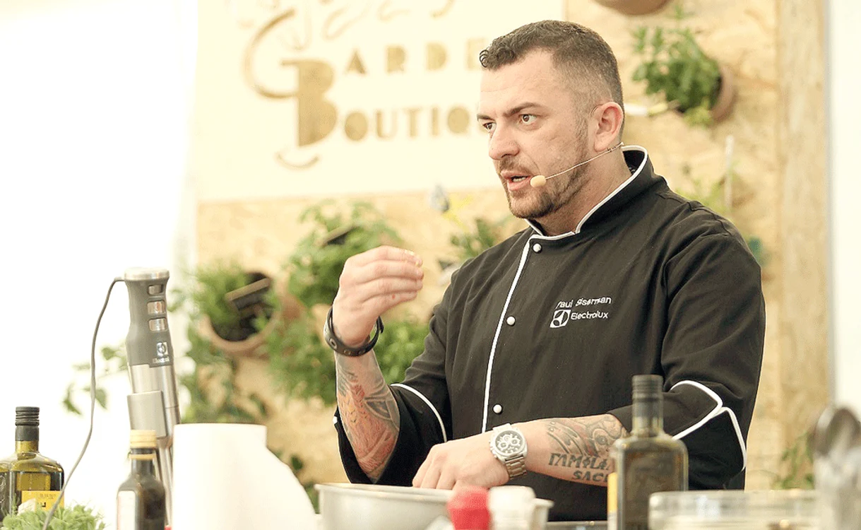 
    Fostul participant MasterChef, Paul Siserman, lucrează, în această perioadă, la foc continuu în restaurantele din toată ţara  