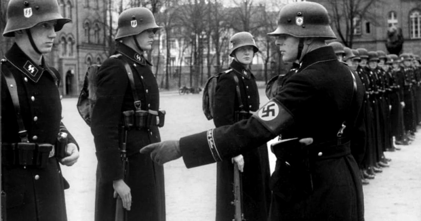 Trupe SS în 1938. FOTO: Bild / wikicommon.