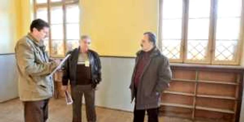 Camera în care au fost ţinuţi Ceauşeştii. De la dreapta la stânga: Ion Ţecu, Ion Mareş şi Grigore Cartianu.  