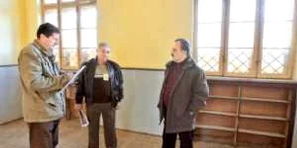Camera în care au fost ţinuţi Ceauşeştii. De la dreapta la stânga: Ion Ţecu, Ion Mareş şi Grigore Cartianu.  