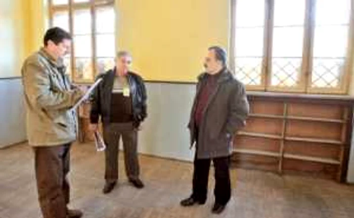 Camera în care au fost ţinuţi Ceauşeştii. De la dreapta la stânga: Ion Ţecu, Ion Mareş şi Grigore Cartianu.