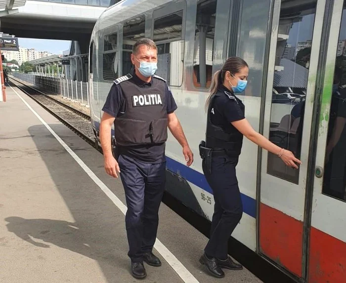 
    Polițiștii au urcat în 265 de trenuri ca să se asigure că totul este în ordineFotografii: Poliția Română  