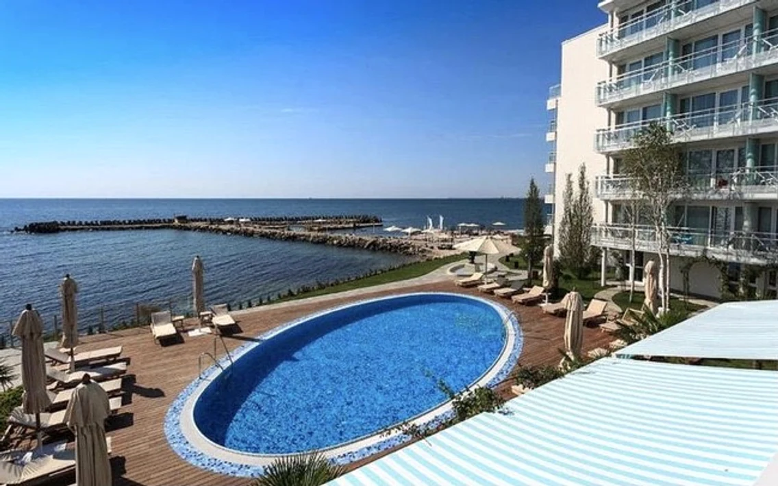 hotel gigi becali 10 jpg