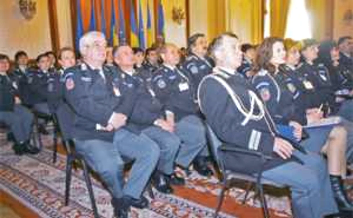 Cinci dintre angajaţii Poliţiei Comunitare Severin au optat pentru pensie. foto: adevărul