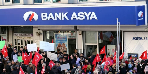 bank asya FOTO rt.com