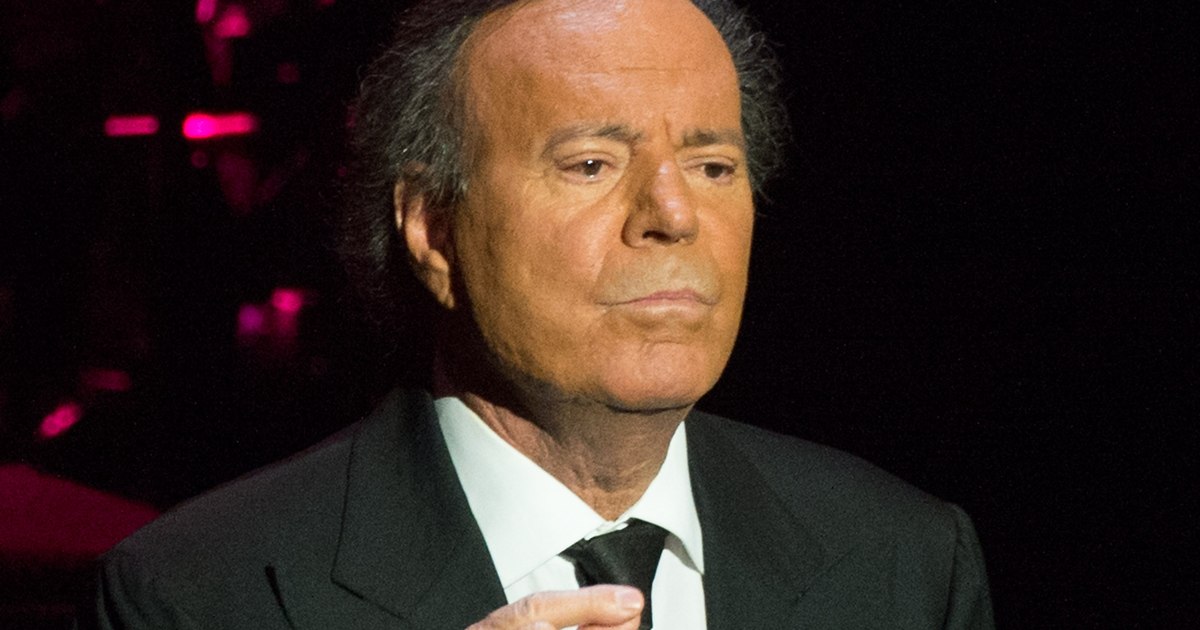 Julio Iglesias, acuzat de agresiune sexuală de două foste angajate