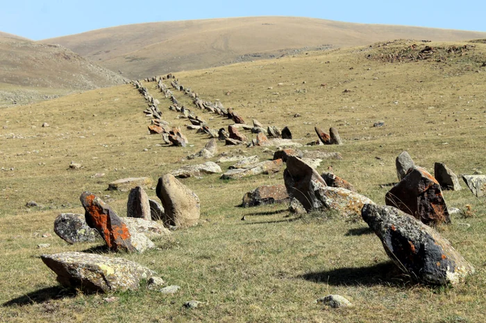 Aleea megalitică din Armenia