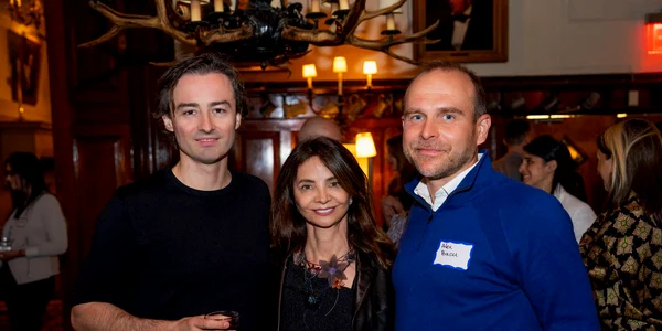 Stefania Magidson la un eveniment de strangere de fonduri la New York alaturi de doctorul Horia Vulpe si de Alex Bacu vicepresedinte Fundraising Coasta de Est foto arhiva personala jpg