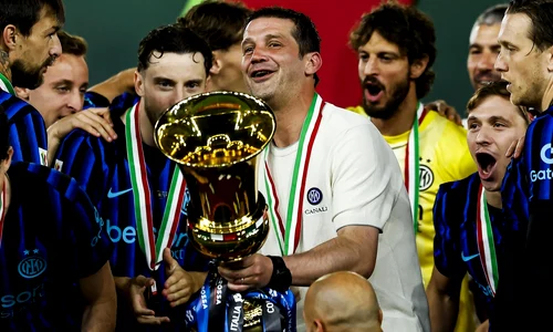 Cristi Chivu si Internazionale Milano (EPA) jpg