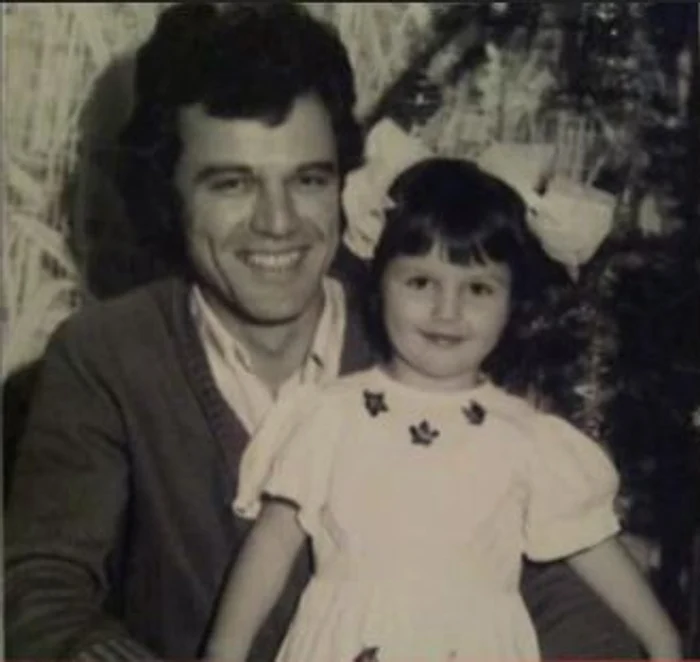 Alexandra a fost foarte ataşată de tatăl ei, care a decedat acum şase ani (captură: Acasă TV)