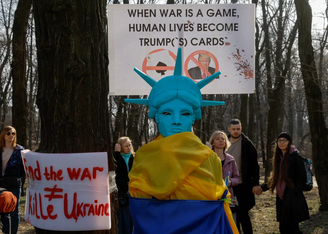 Manifestație la ambasada americană la Kiev FOTO EPA-EFE
