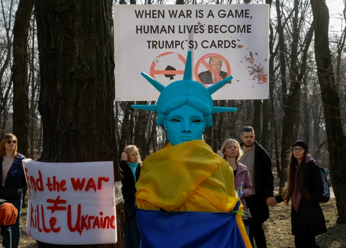 Manifestație la ambasada americană la Kiev FOTO EPA-EFE