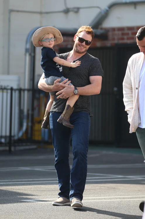 Chris Pratt Step out for the First time, amidst a divorce from Anna Farris  (Blurred) jpeg