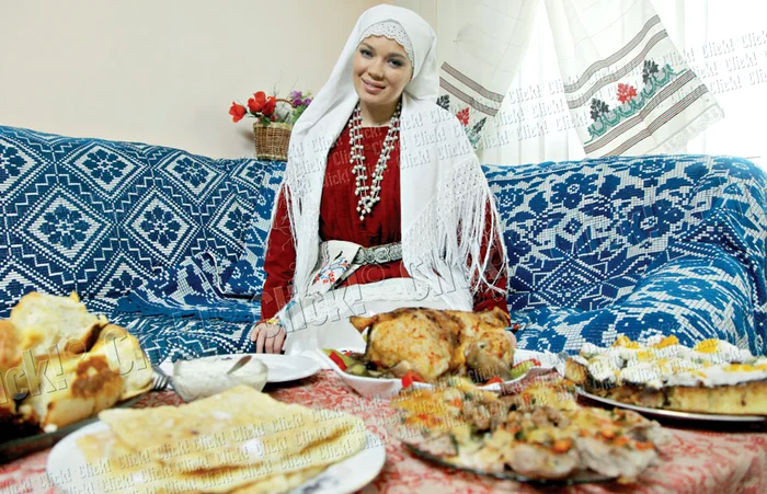 De luni, prezintă emisiunea culinară “Să gătim româneşte”, la postul tv Euforia, de la 20.00