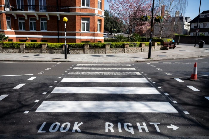 trecerea de pietoni de pe Abbey Road a fost revopsită foto guliver getty images