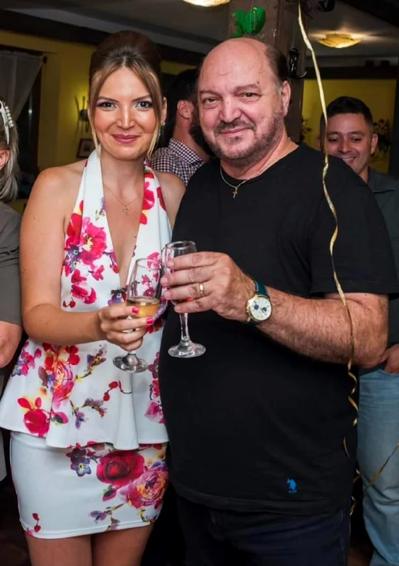 Ana, fiica cea mică a lui Victor Socaciu tânjește după amintirile cu tatăl său. Sursă: Facebook