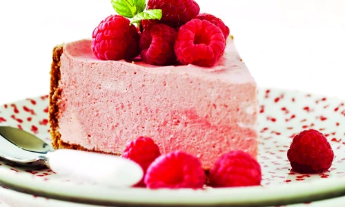 tarta cu zmeura si ciocolata alba jpeg