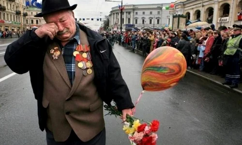 Veteranul misterios care a cucerit cu lacrimile sale inimile tuturor jpeg