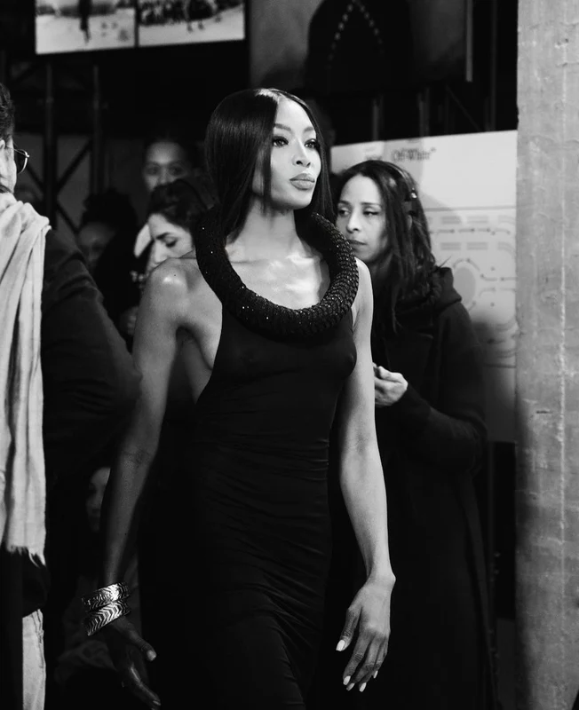 Naomi Campbell pentru Off White