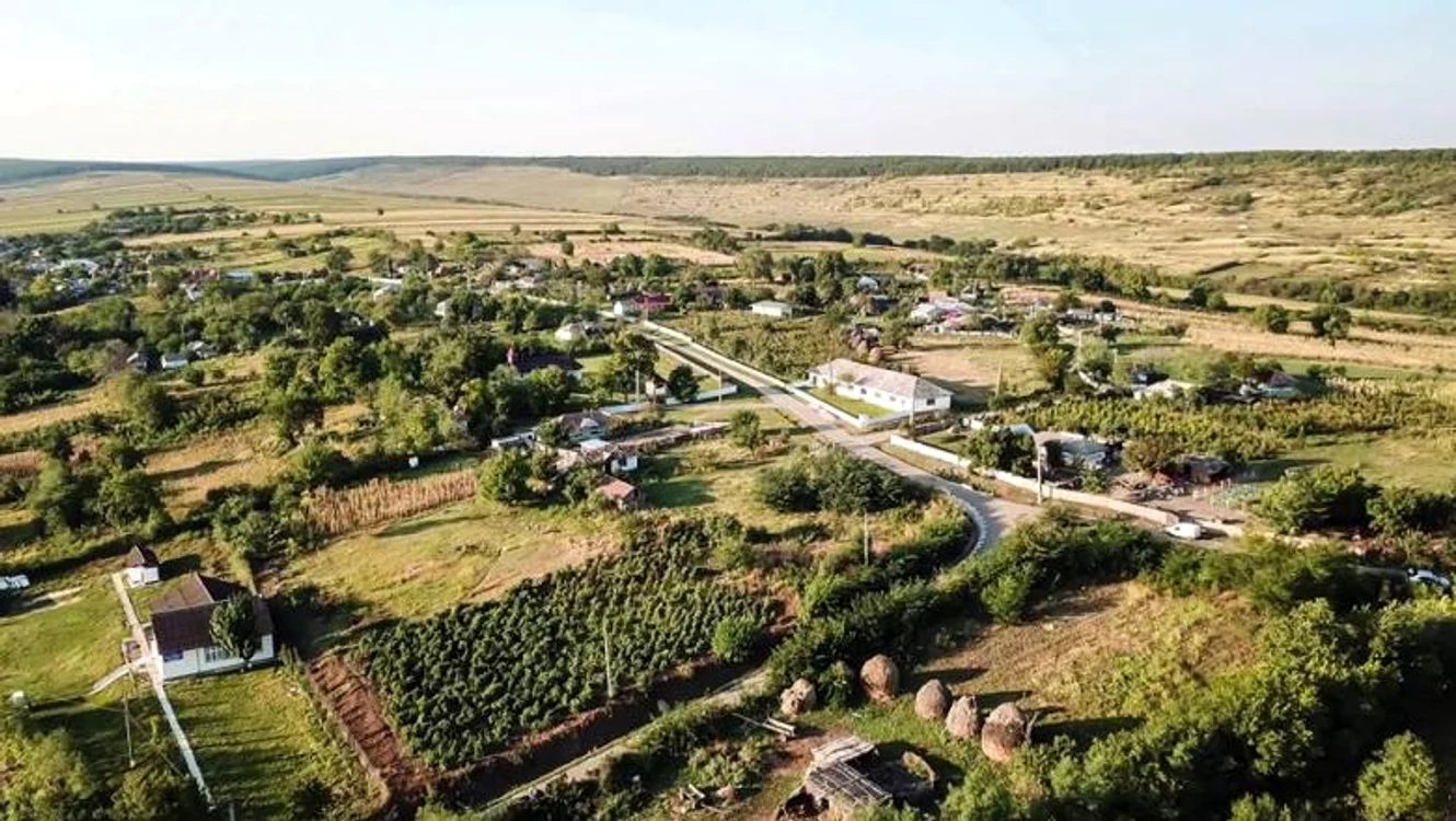Comuna Hoceni este localitatea unde femeile bat bărbații