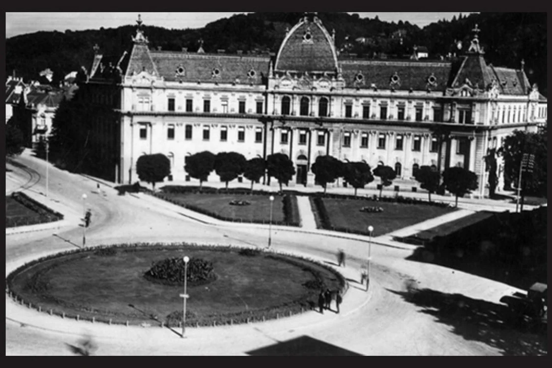 Actuala clădire a Prefecturii a adăpostit Palatul de Justiţie. fotocasasfatului.ro
