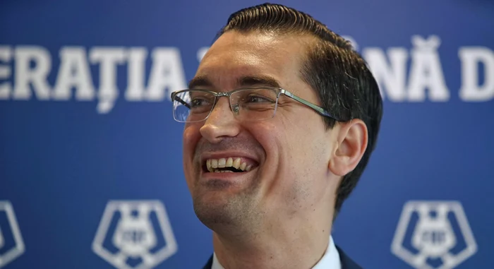 Răzvan Burleanu exultă după ce România a ajuns campioană mondială la minifotbal. Foto Profimedia