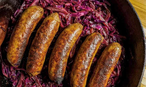 carnati pe pat de varza rosie jpg