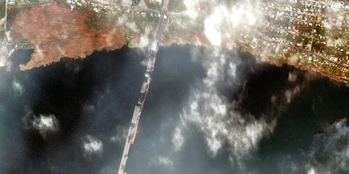 Avariile produse podului Antonivsky pe 11 noiembrie. Sursa: Maxar Technologies (ISW)