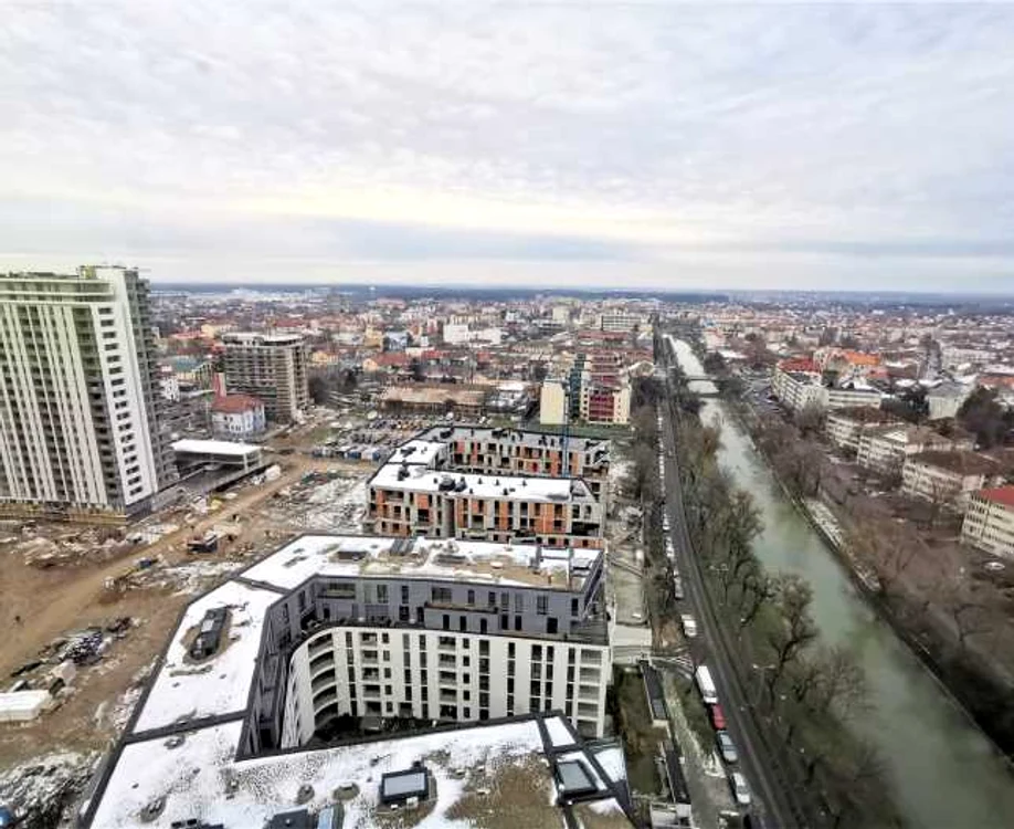 Panorama Timişoarei din locuinţa aflată la etajul 20  FOTO Ş.Both