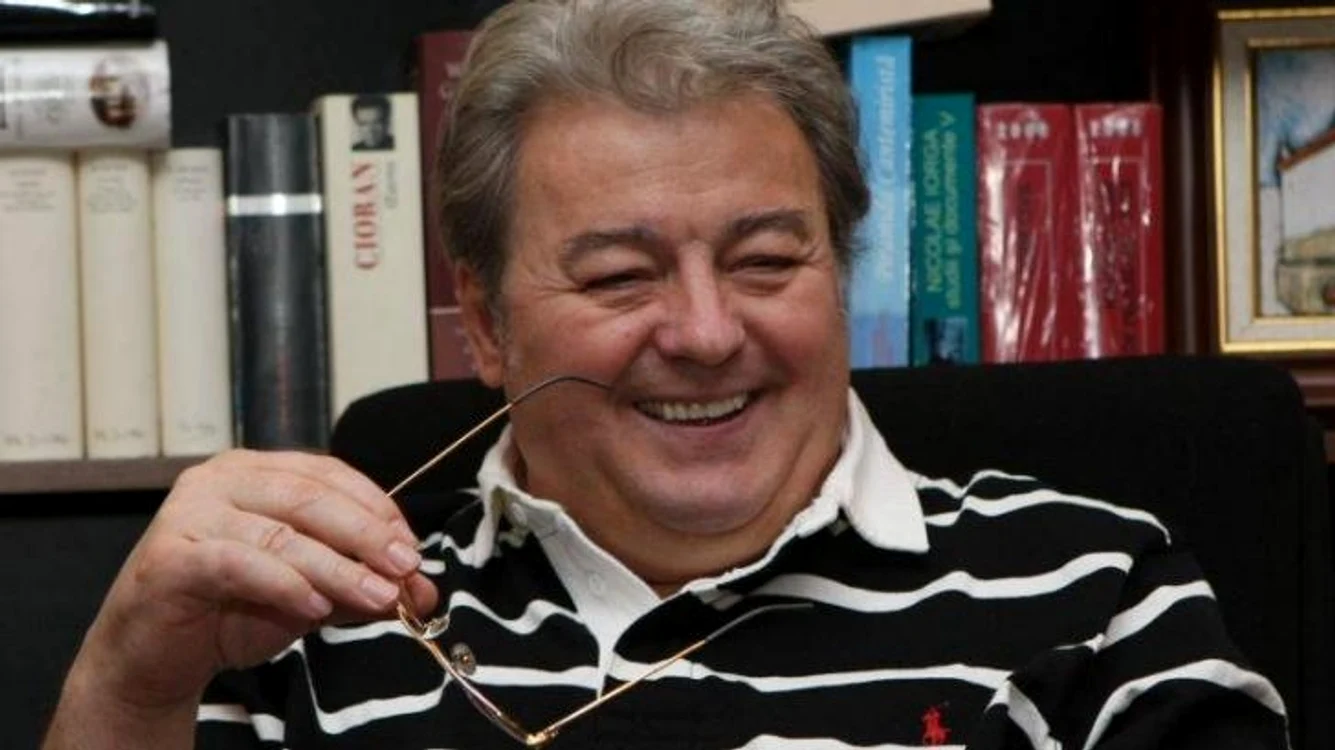 
    Adi de la Vâlcea nu a ştiut că versurile unei melodii pe care o cânta îi aparţineau lui Vadim  