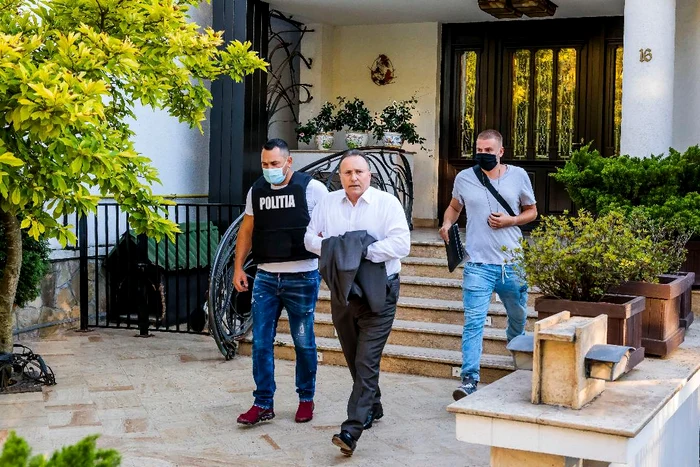 Gheorghe Nechita a fost luat de acasă de trei polițiștiFoto: Inquam Photos/Liviu Chirica