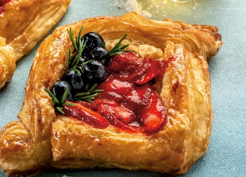 pateuri cu miere si fructe de padure jpg