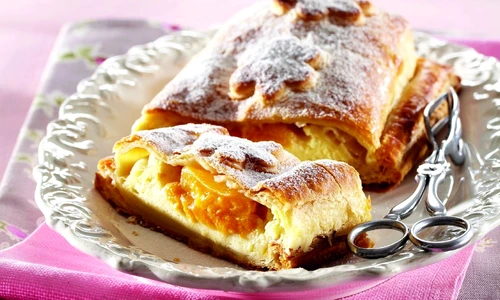 strudel cu caise jpeg