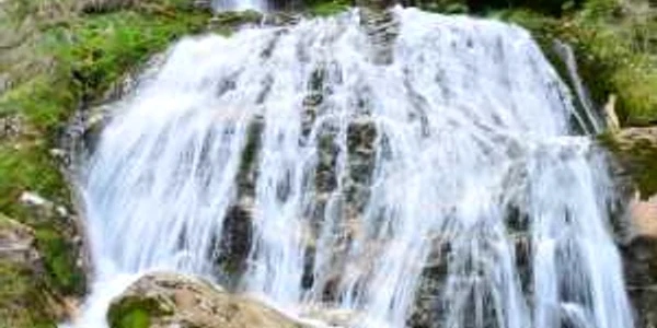 cascada borsa
