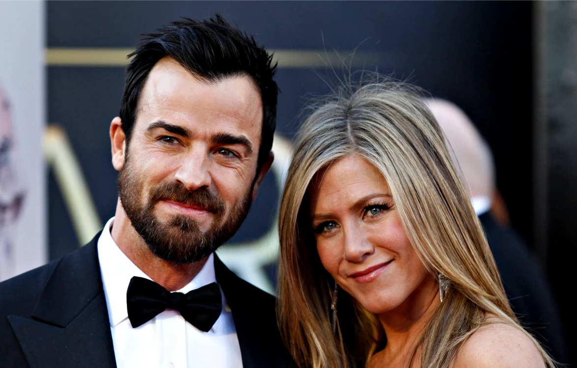 
    Jennifer Aniston şi Justin Theroux (Reuters)  