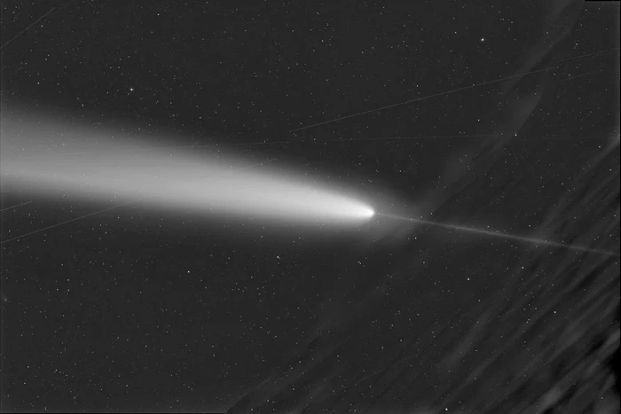 „Cometa secolului” a fost vizibilă în luna octombrie - Foto X Michael Jager