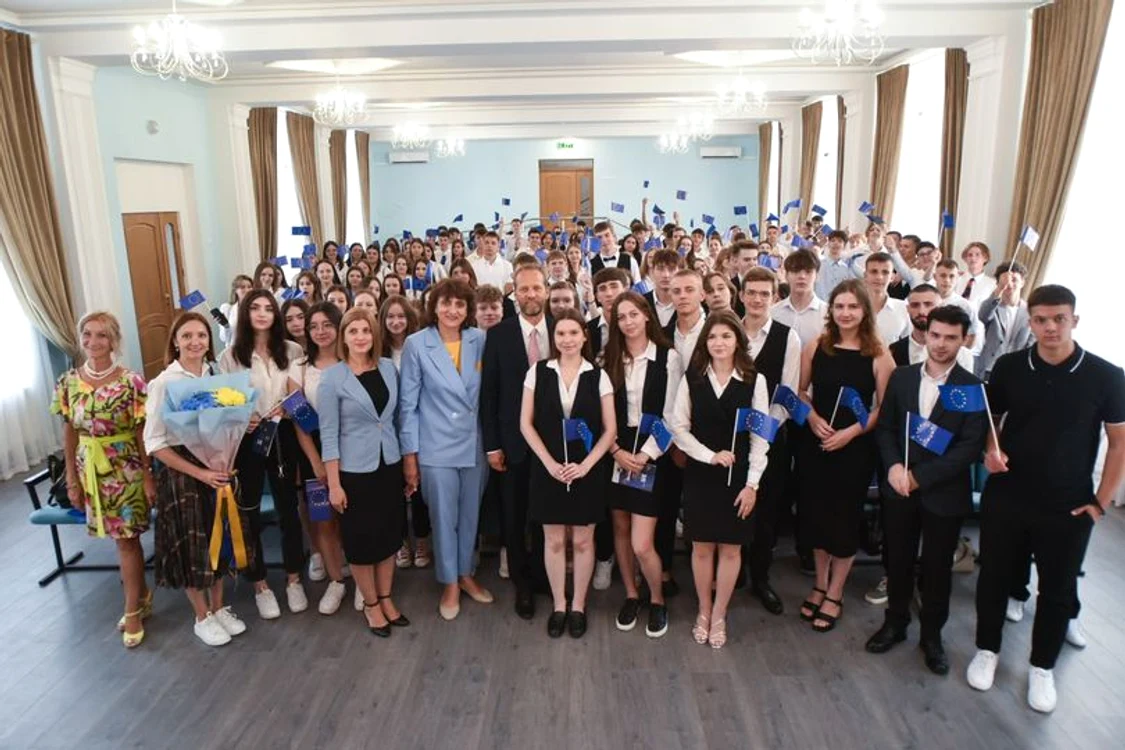 Diplomatul european a publicat mesajul și fotografia pe internet. FOTO: Facebook