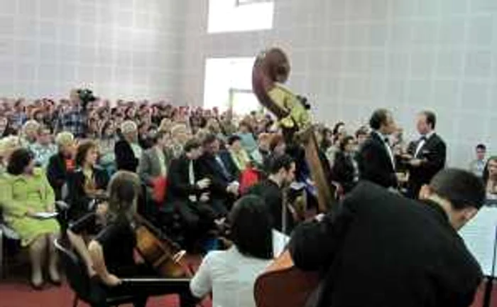 Sala s-a umplut până la refuz