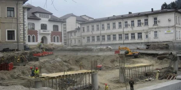 Pasajului rutier subteran și lucrările de la Curtea Domnească trebuie cofinanțate din bugetul local cu 5,5 milioane de lei