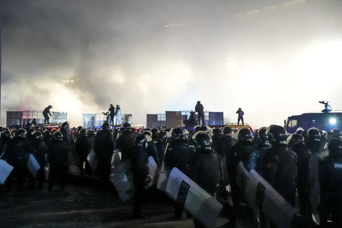 Ciocniri între forţele de ordin şi protestatari în Kazahstan