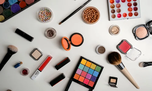 cum sa construiesti o trusa de machiaj compacta jpg