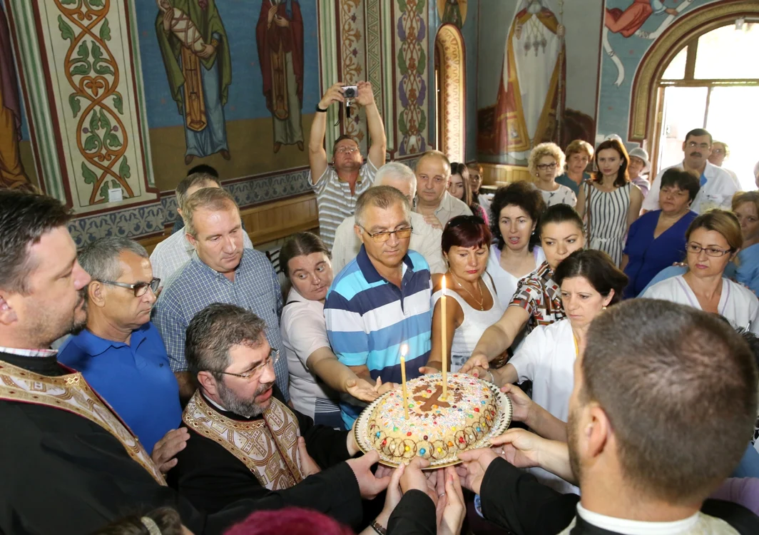 
    Foştii pacienţi nu-i uită cei care le-au dat şansa unei noi vieţiFoto: "Adevărul"  
