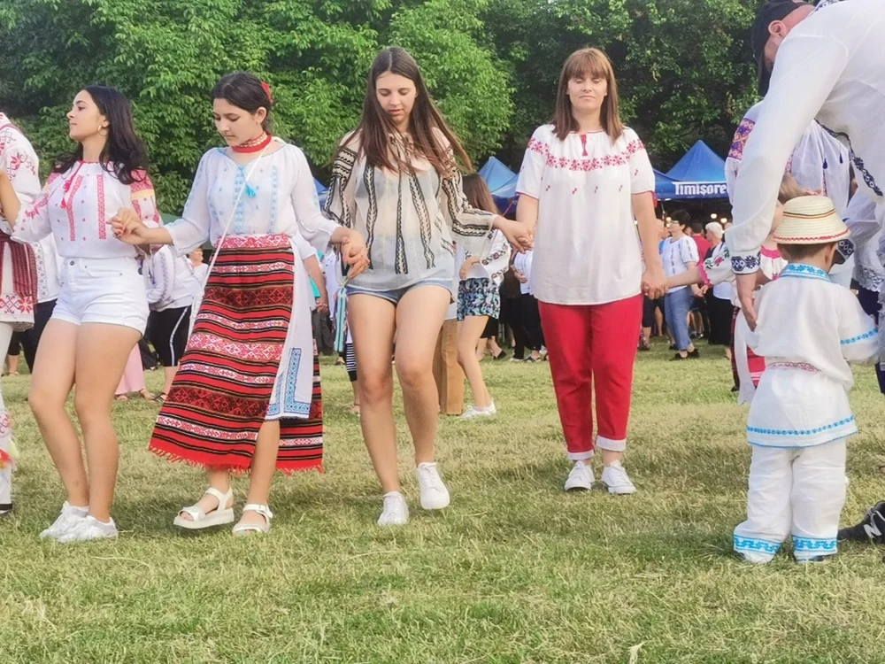 Sărbătoarea iilor la Cezieni FOTO Alina Mitran