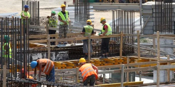 Construcţiile noi vor fi taxate mai mult de municipalitate din 2012. Foto: arhivă